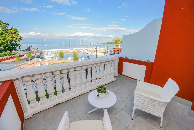 Hotel Villa Garuti Padenghe sul Garda Exterior photo