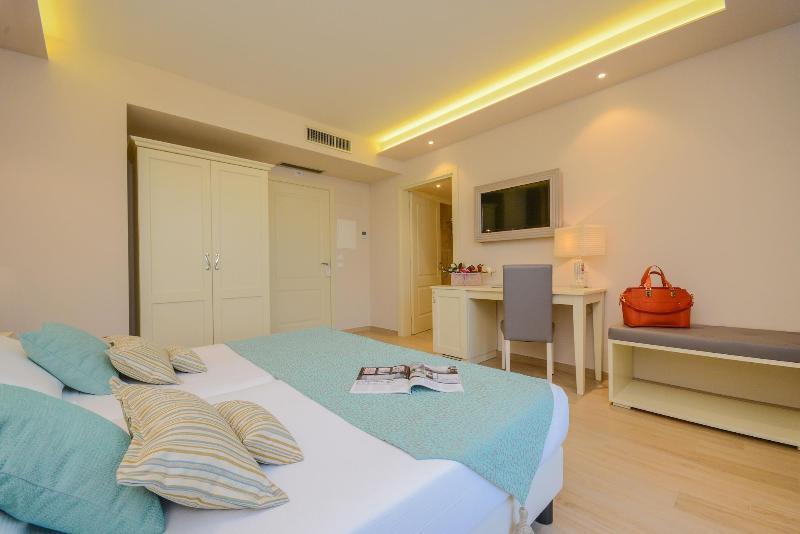 Hotel Villa Garuti Padenghe sul Garda Exterior photo