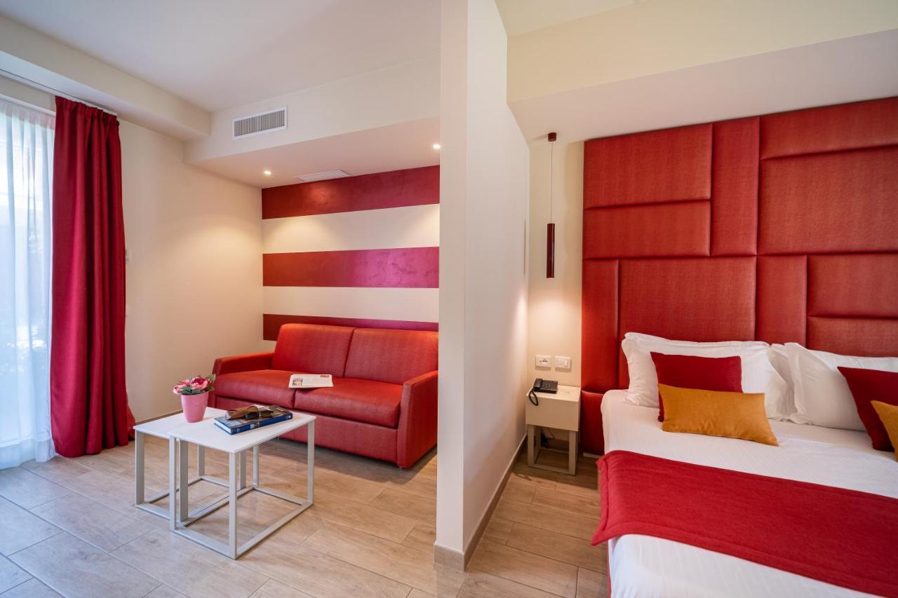 Hotel Villa Garuti Padenghe sul Garda Exterior photo